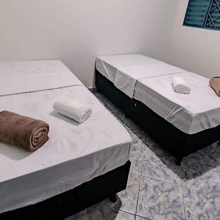 Pousada Roosevelt Quarto 03 - Pousada Central Prox Rodoviaria E Dist Industrial Otel Uberlândia Dış mekan fotoğraf