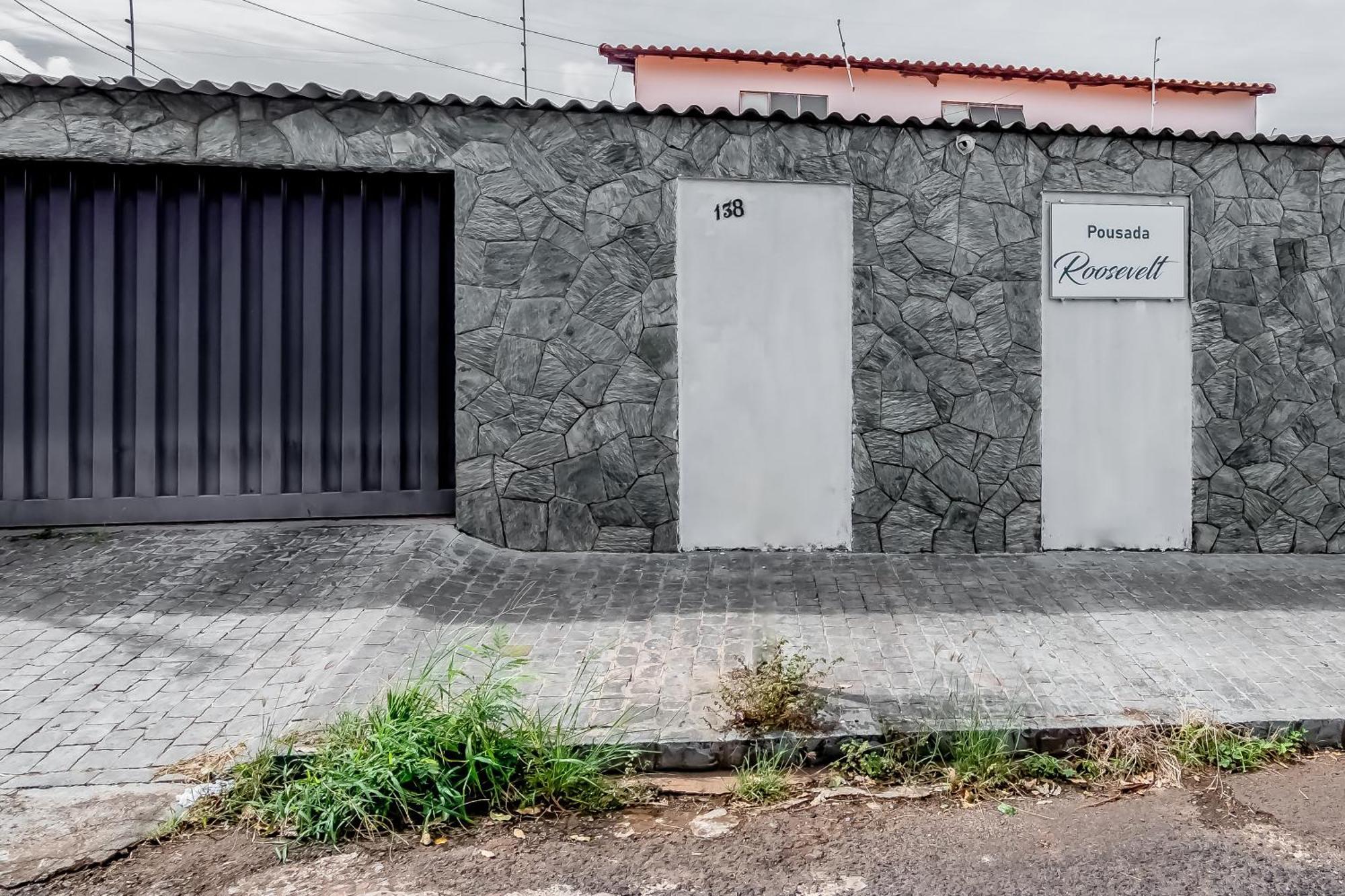Pousada Roosevelt Quarto 03 - Pousada Central Prox Rodoviaria E Dist Industrial Otel Uberlândia Dış mekan fotoğraf