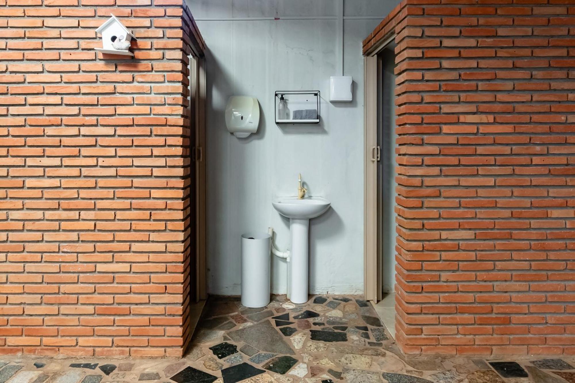 Pousada Roosevelt Quarto 03 - Pousada Central Prox Rodoviaria E Dist Industrial Otel Uberlândia Dış mekan fotoğraf